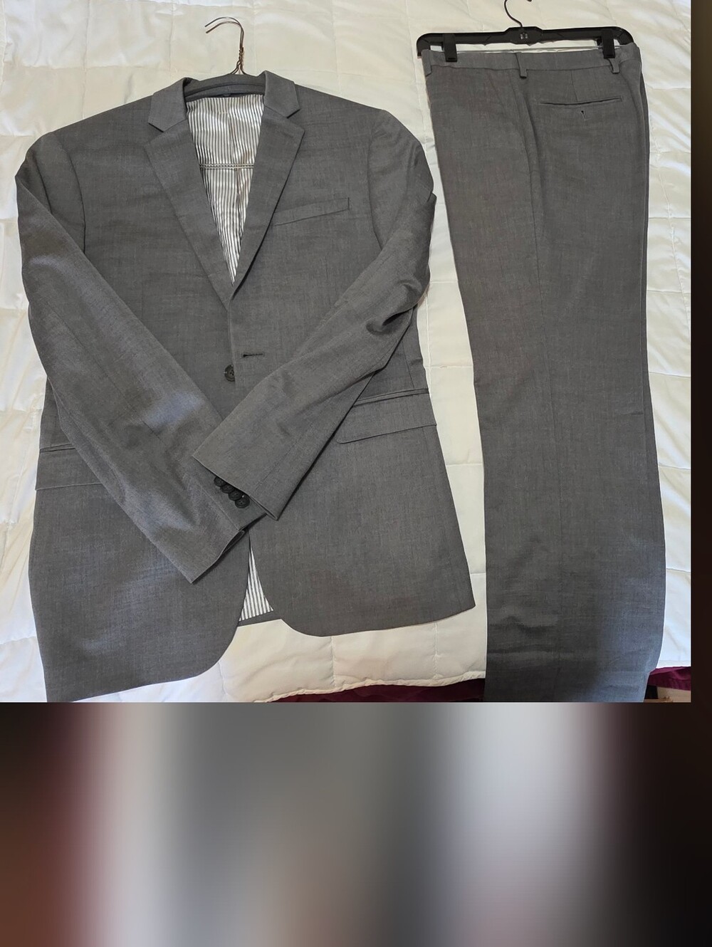Mens Grey 2 Piece Express Suit, Coat 36R Pants 30/30 "Slim" Fit